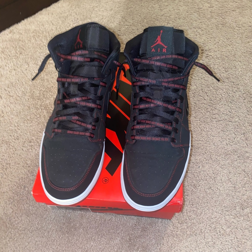 Jordan 1 Mid Fearless